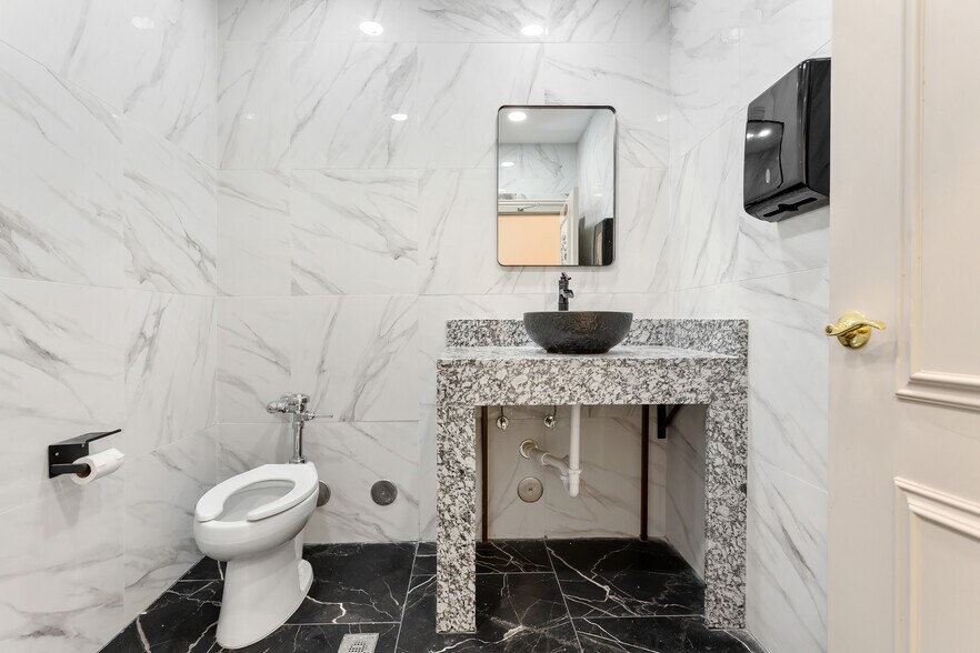 More Photos Of 10841 Composite Dr, Dallas Lodge Meeting Hall For Sale