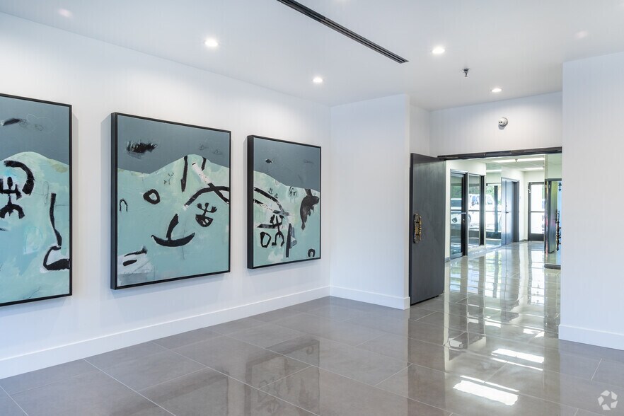 More Photos Of 600 W Broadway, Glendale Office For Lease