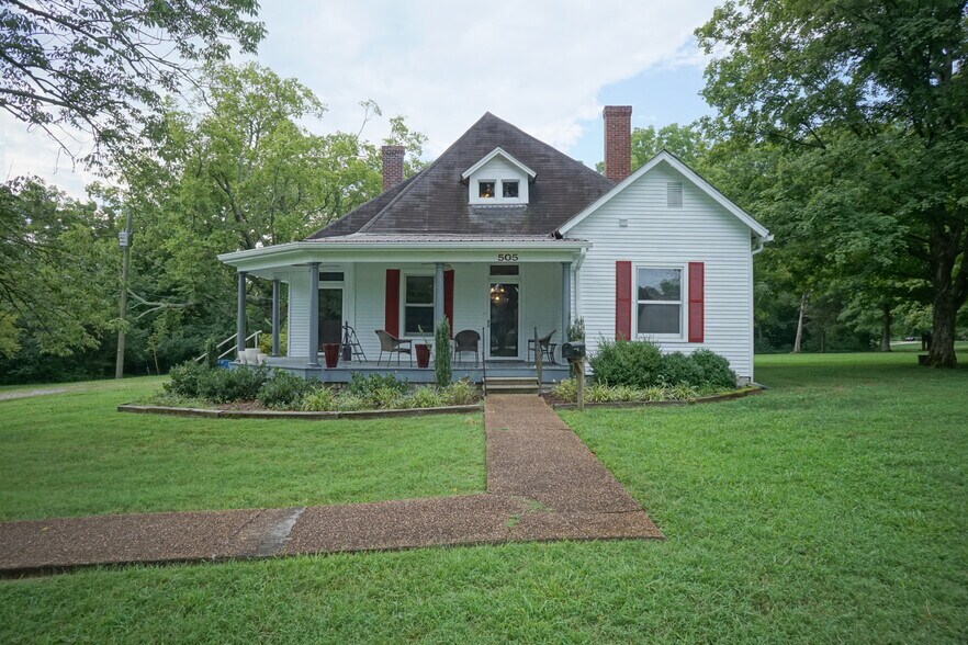 More Photos Of 505 E Main St, Hendersonville Land For Sale