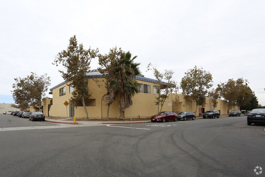 More Photos Of 3175-3185 Midway Dr, San Diego Storefront For Lease