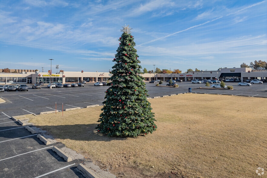 More Photos Of 10908 N May Ave, Oklahoma City Unknown For Lease