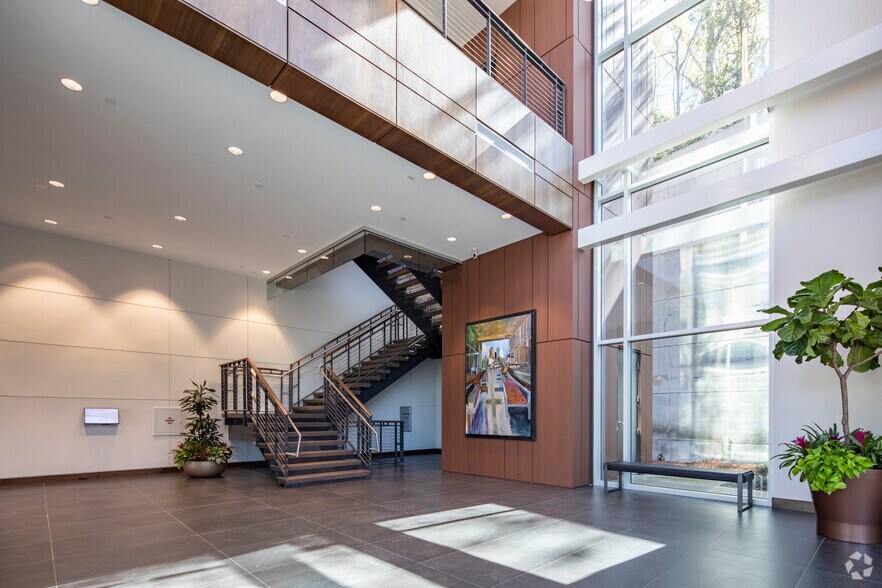 More Photos Of 2101 Old Columbiana Rd, Vestavia Hills Office For Lease