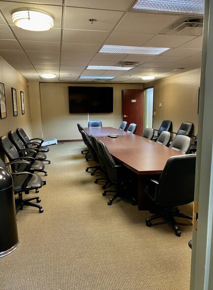 More Photos Of 3855 N Ocoee St, Cleveland Office For Sale