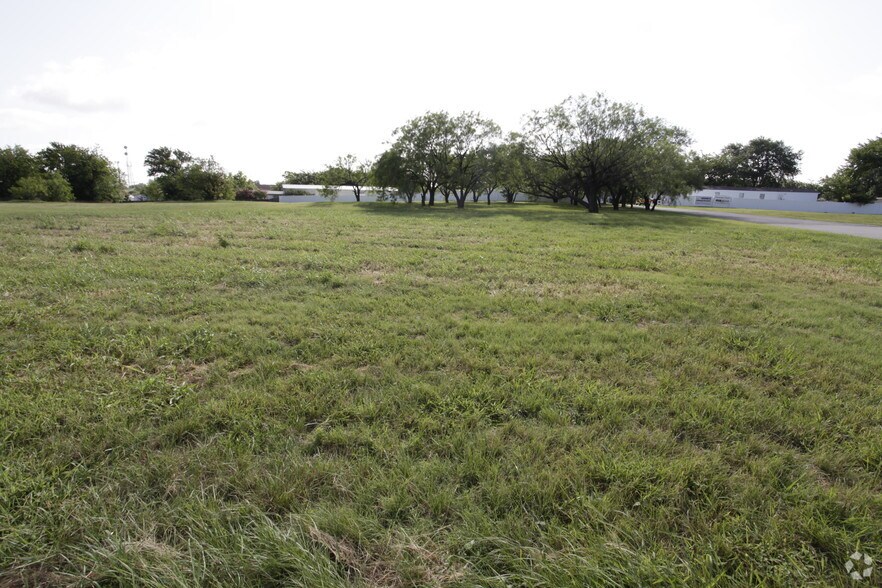 More Photos Of 107 E Loop 820, Fort Worth Land For Sale