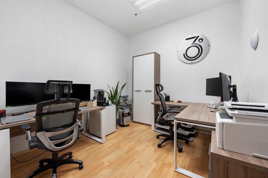 More Photos Of 2560-2566 Catamaran Way, Chula Vista Office For Lease