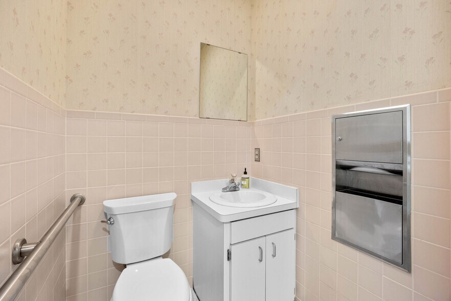 More Photos Of 61A Monroe Ave, Pittsford Office For Sale