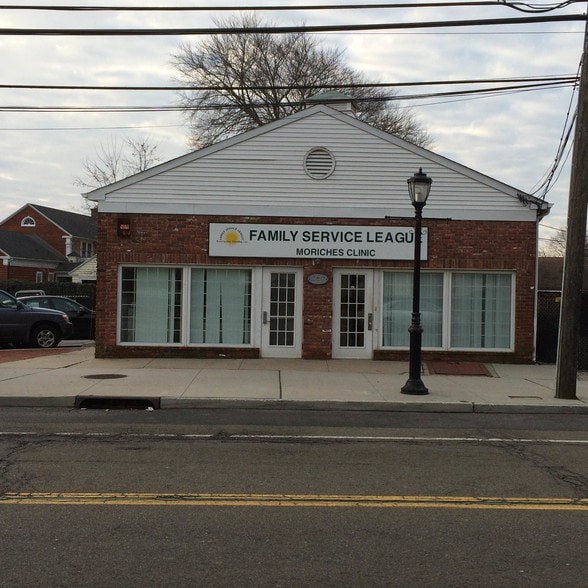 More Photos Of 220 Main St, Center Moriches Medical For Lease