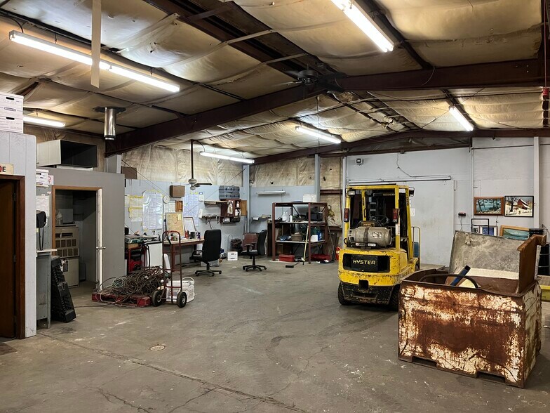 More Photos Of 1012 N 9th Ave, Walla Walla Manufacturing For Sale