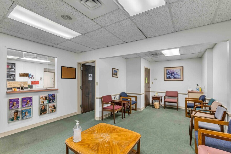 More Photos Of 125 E Broad St, Elyria Office For Sale