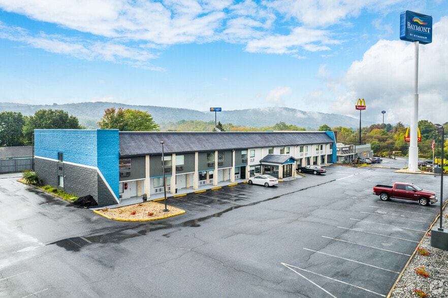 More Photos Of 419 Suedberg Rd, Pine Grove Hotel For Sale