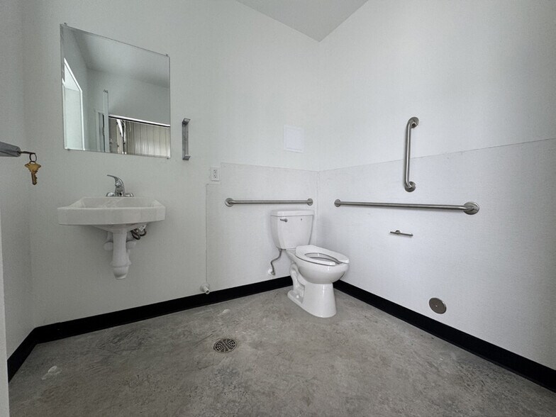 More Photos Of 4108 44th St N, Fargo Self Storage For Lease