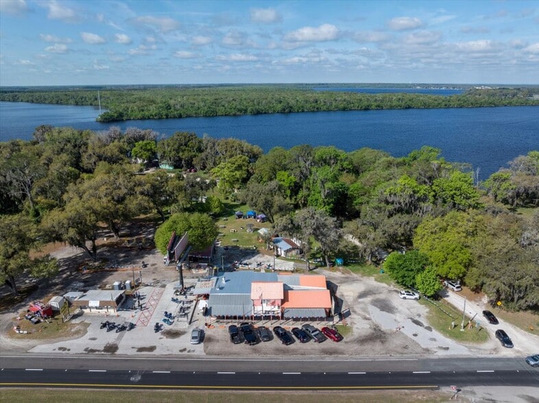 More Photos Of 337 S US Highway 17, East Palatka General Retail For Sale