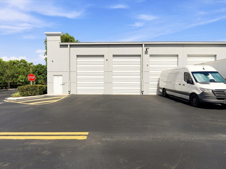 More Photos Of 15481 SW 12th St, Sunrise Flex For Sale