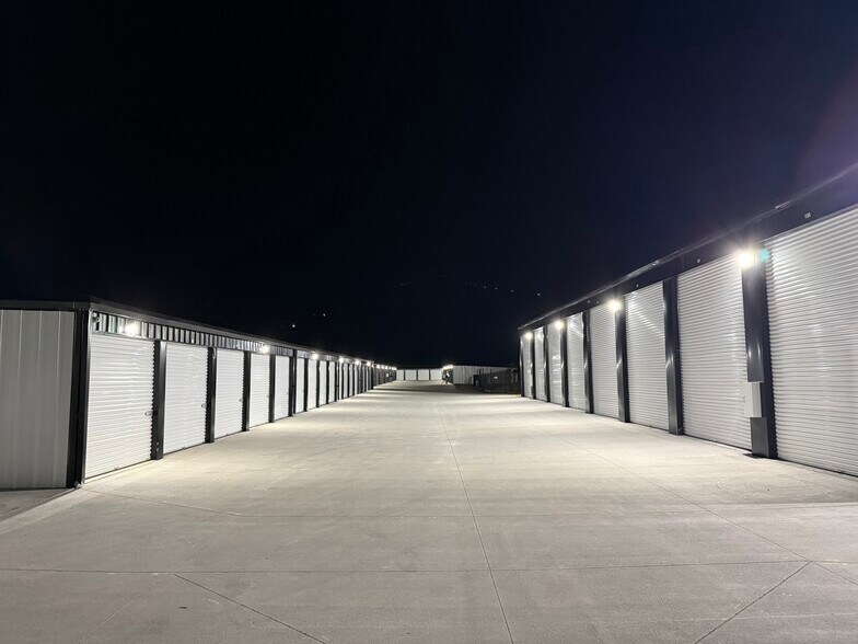 More Photos Of 1308 Adair Ct SW, Cedar Rapids Self Storage For Sale