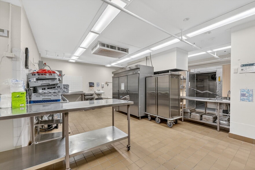 More Photos Of 106 Hospital Dr, Smithville Assisted Living For Sale