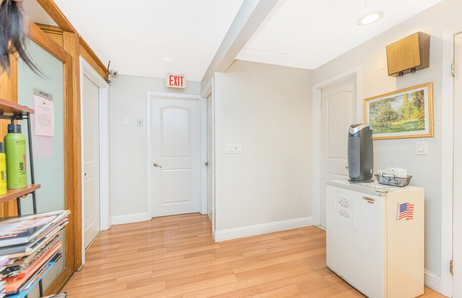 More Photos Of 2132 Central Park Ave, Yonkers Freestanding For Sale