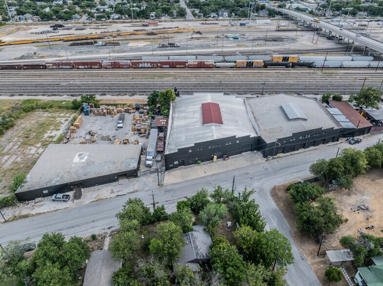 More Photos Of 200 Seguin St, San Antonio Manufacturing For Lease