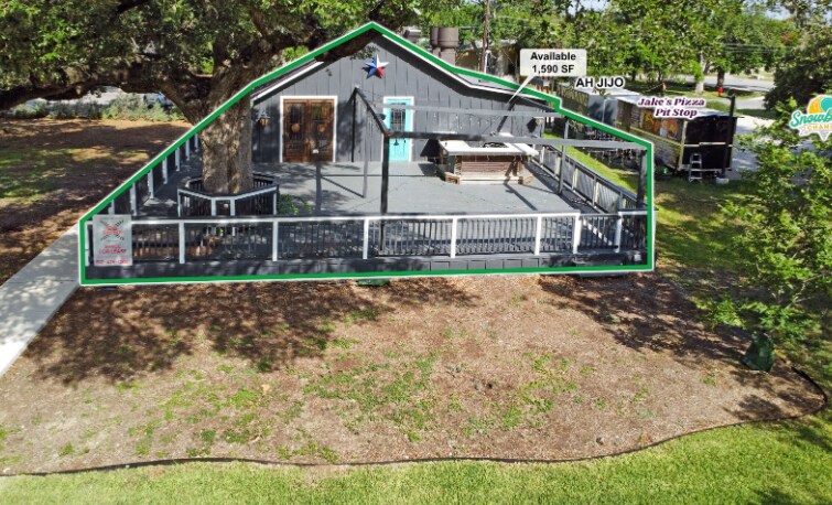 More Photos Of 404 Main st, Buda Restaurant For Lease