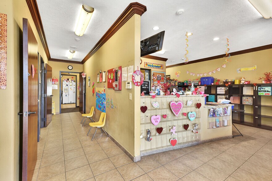 More Photos Of 2563 S Five Mile Ave, Boise Office Residential For Sale