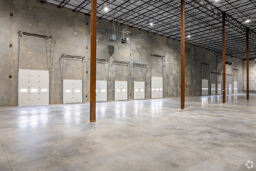 More Photos Of 1863 Lakewood Rd, Toms River Distribution For Lease