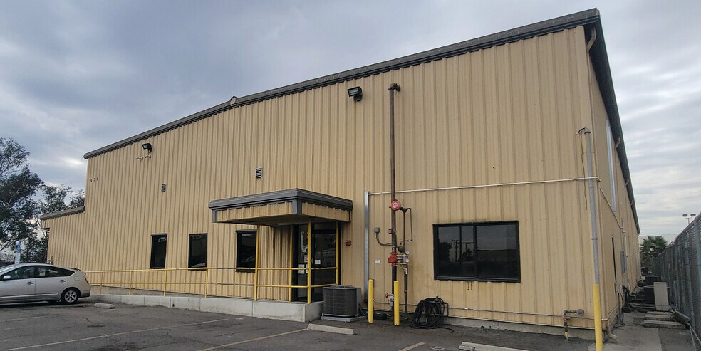 More Photos Of 635 W Valley Blvd, Bloomington Truck Terminal For Sale
