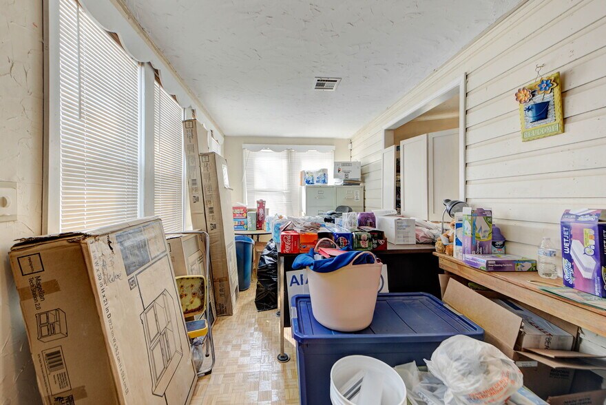 More Photos Of , El Reno Office For Sale