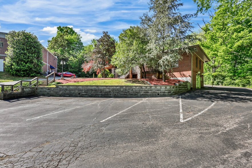 More Photos Of 1543 Madison St, Clarksville Specialty For Sale