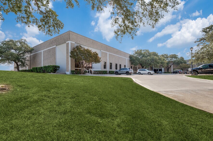 More Photos Of 1720-1750 Hurd Dr, Irving Warehouse For Lease