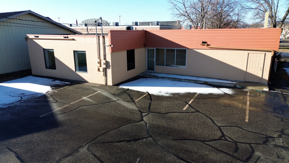 More Photos Of 20 S 32nd Ave S, Saint Cloud Office For Sale