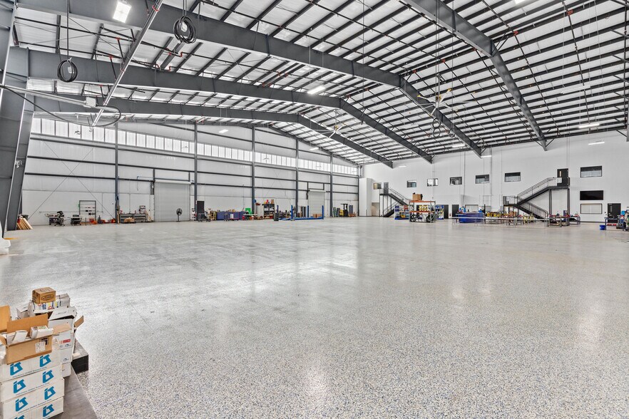 More Photos Of 350 Gus Hipp Blvd, Rockledge Warehouse For Lease
