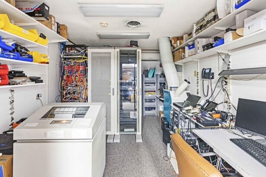 More Photos Of 311 E Corning Rd, Beecher Warehouse For Lease