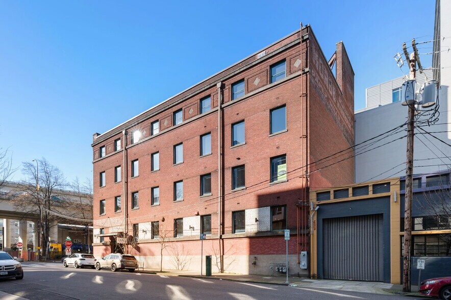 More Photos Of 1439 NW Marshall St, Portland General Retail For Lease