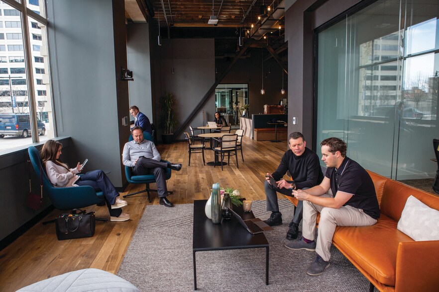 More Photos Of 3 Greenway Plz, Houston Office For Lease