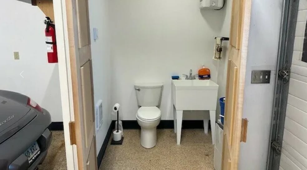 More Photos Of 147 Danbury Rd, New Milford Flex For Sale