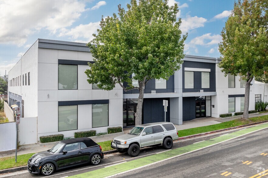 More Photos Of 1510-1512 11th St, Santa Monica Telecom Hotel Data Hosting For Lease