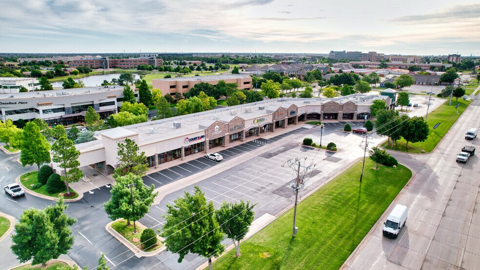 More Photos Of 3521-3561 W Memorial Rd, Oklahoma City General Retail For Lease