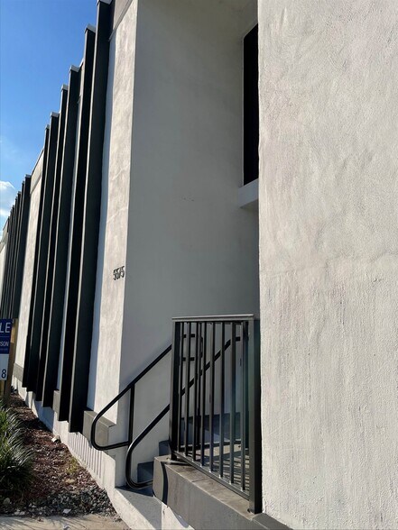More Photos Of 5575 NW 36th St, Miami Loft Creative Space For Lease
