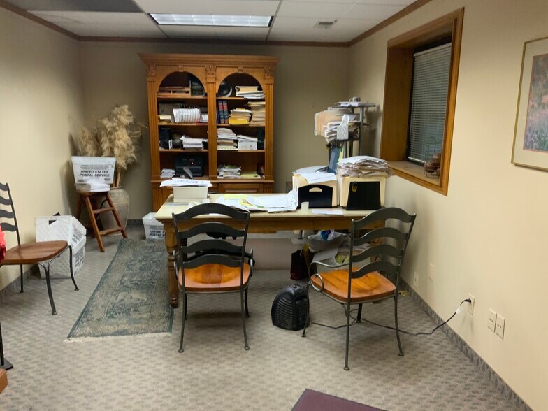 More Photos Of 110 SE 5th St, Lee's Summit Flex For Sale