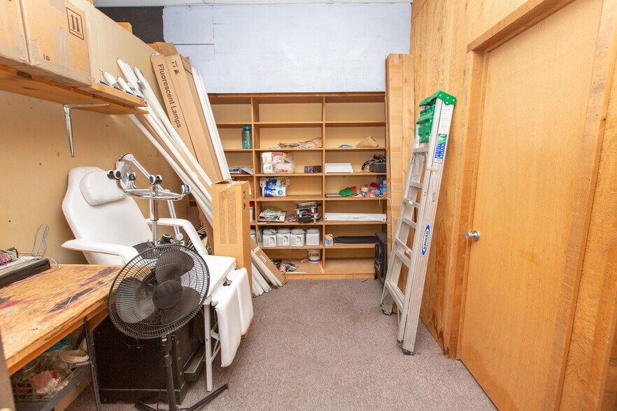 More Photos Of 219 Norris Ave, McCook Storefront For Sale