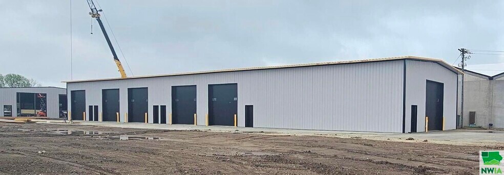 More Photos Of 1709 E Hwy 20, Lawton Warehouse For Lease