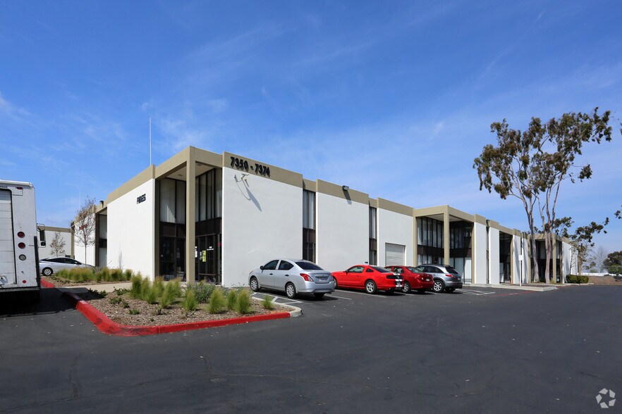 More Photos Of 6970-6984 Convoy Ct, San Diego Unknown For Lease