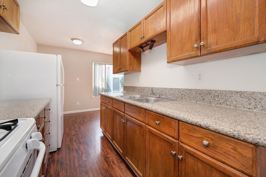 More Photos Of 10501 Croetto Way, Rancho Cordova Apartments For Sale