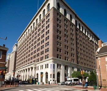 More Photos Of 150 S Independence Mall W, Philadelphia Apartments For Lease