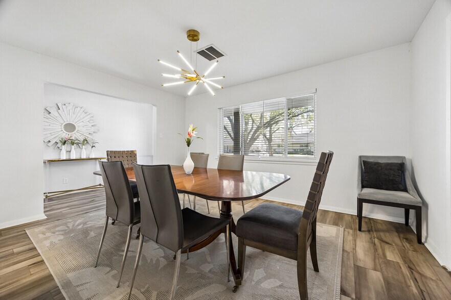 More Photos Of 5474 Imogene St, Houston Specialty For Sale