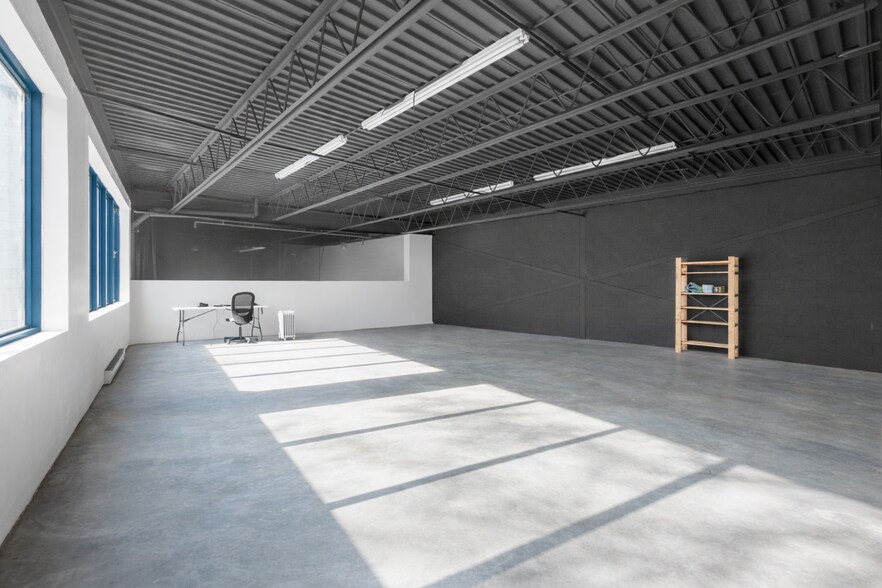 More Photos Of 403-409 Rue Saint-Roch, Montréal Warehouse For Lease