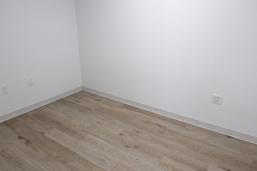 More Photos Of 3901-3911 Main St, Kansas City Loft Creative Space For Lease