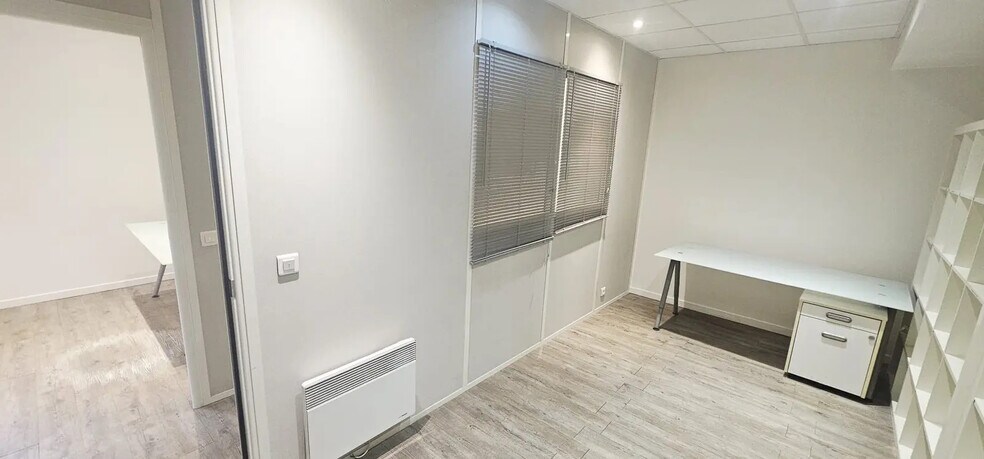 More Photos Of 250 Avenue Du Président Wilson, Saint-Denis Office For Sale