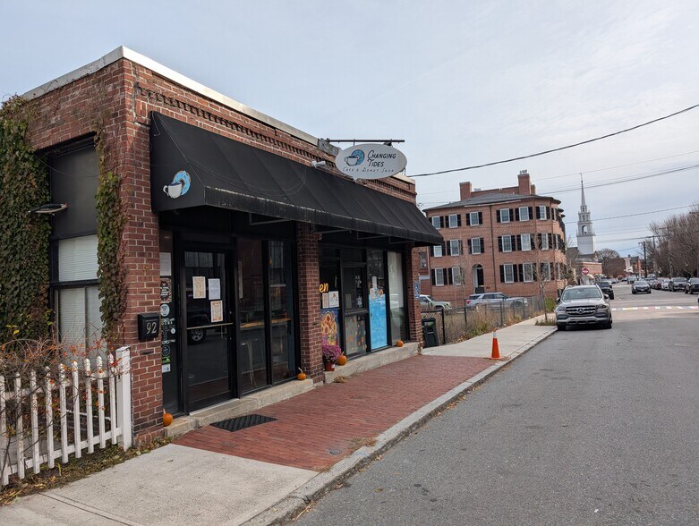 More Photos Of 92 Pleasant St, Newburyport Freestanding For Sale