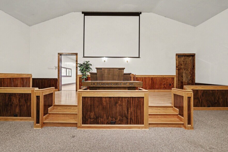 More Photos Of 9 W Shepard St, Hartford Religious Facility For Sale