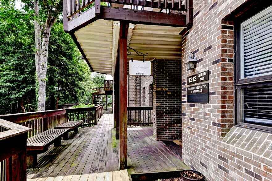 More Photos Of 1313 Jamestown Rd, Williamsburg Office For Sale